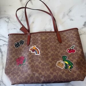 Coach City Tote in Signature Canvas – Sticker Print
